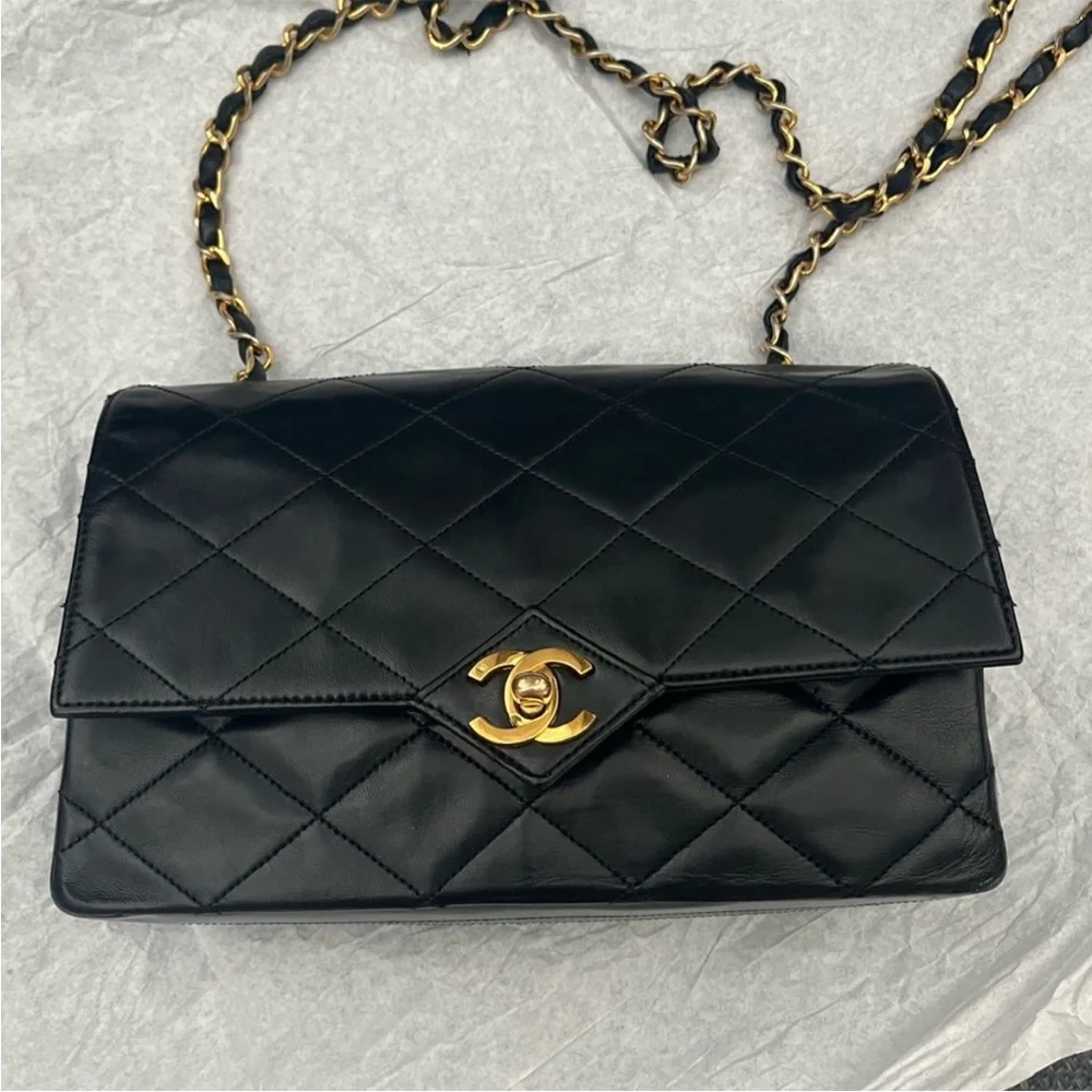 Chanel Single Flap Bag - Picture 4 of 13